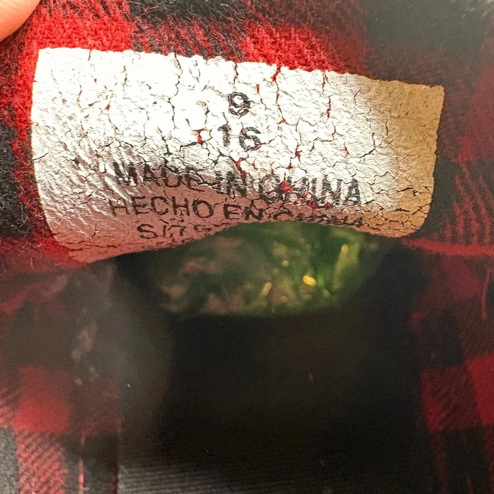 Boys Old Navy Brown Red Plaid Boots‎ Size 9 (Toddler Boy)